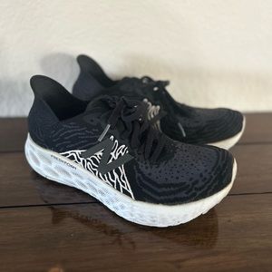 New Balance Fresh Foam 1080 Shoes Running Sneakers Womens 8 Walking.